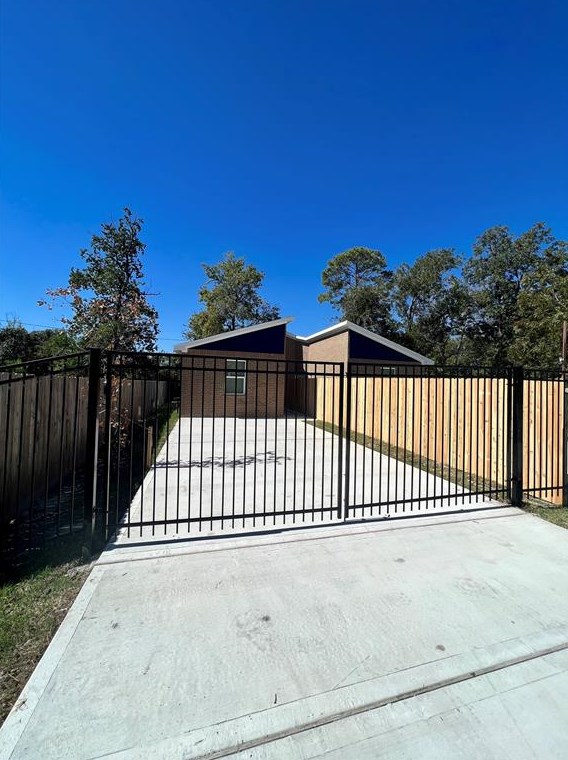 9809 Leath St #a, Houston, TX 77093