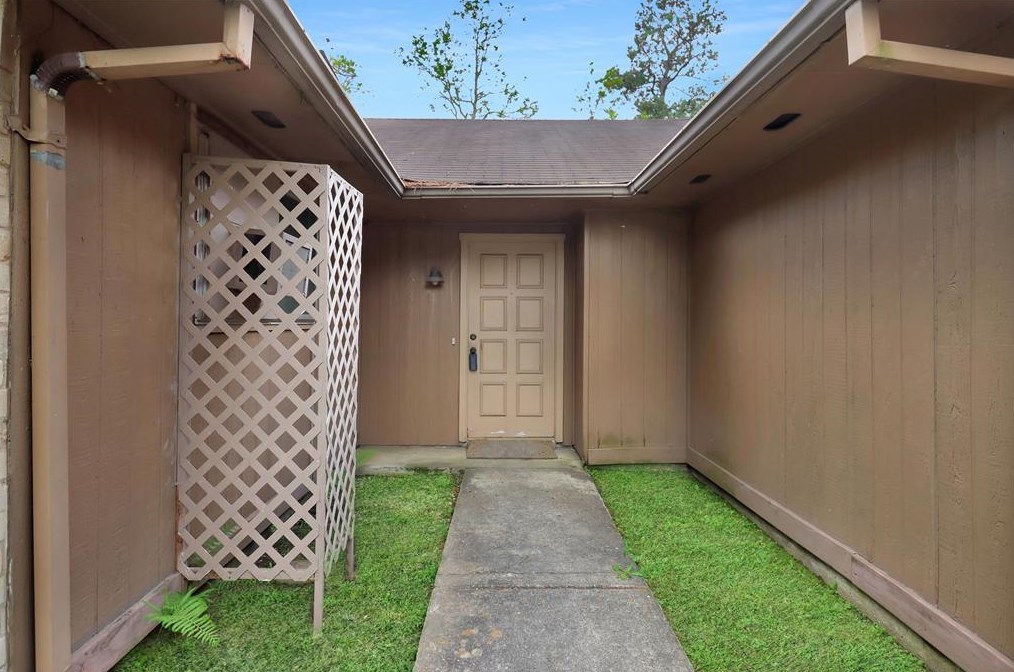 6410 Coachgate Dr, Spring, TX 77373-7318