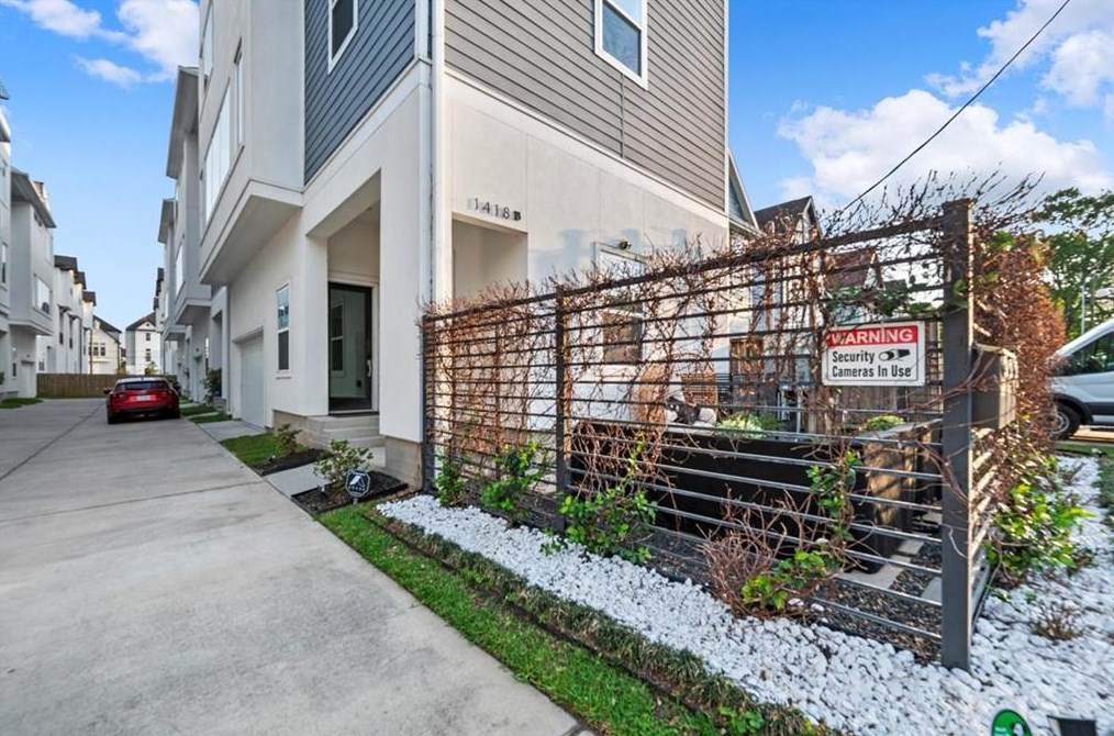 1418 W 26th St #b, Houston, TX 77008