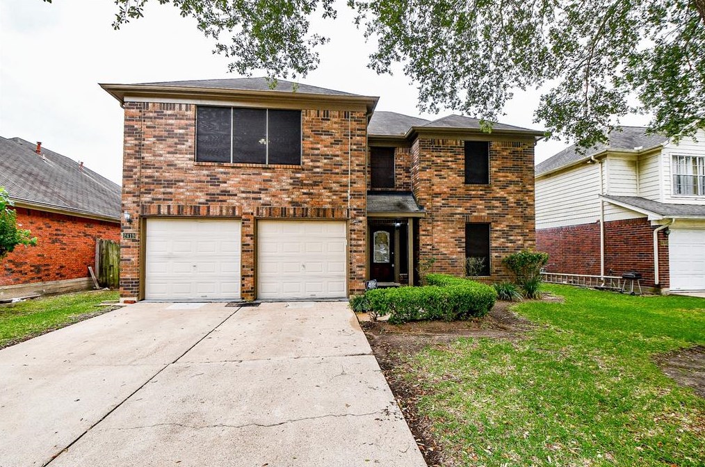2419 Gallant Fox Dr, Stafford, TX 77477