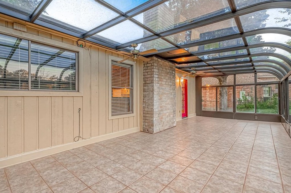 114 Quiet Wind Dr, Montgomery TX 77356-5949 exterior