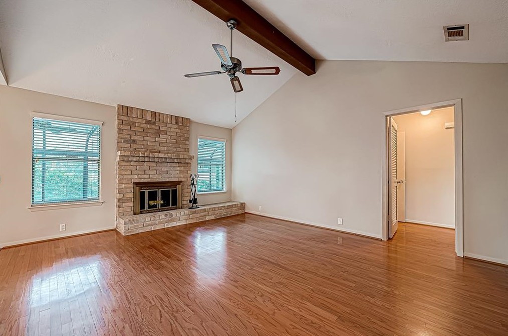 114 Quiet Wind Dr, Montgomery TX 77356-5949 exterior