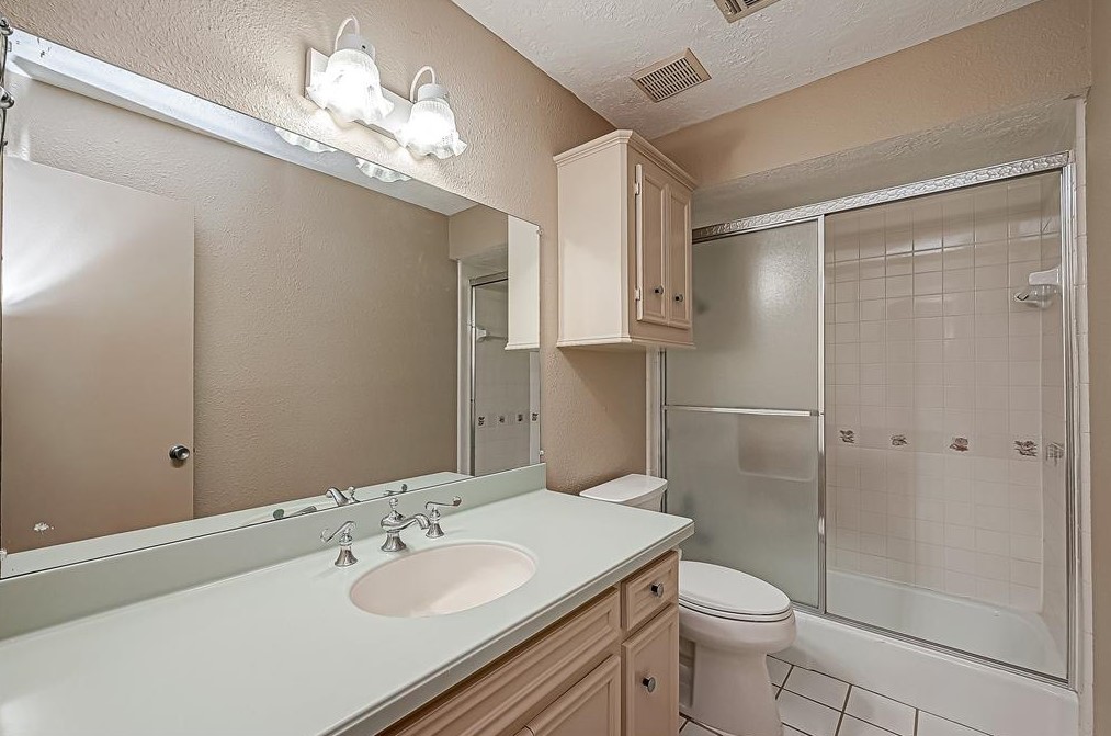 114 Quiet Wind Dr, Montgomery TX 77356-5949 exterior