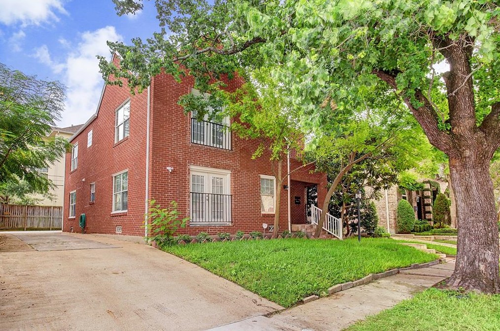 313 Saulnier St, Houston TX  77019-4424 exterior