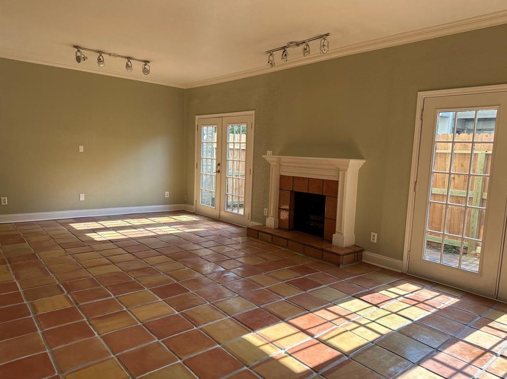 2100 Tanglewilde St Apt 203, Houston, TX 77063