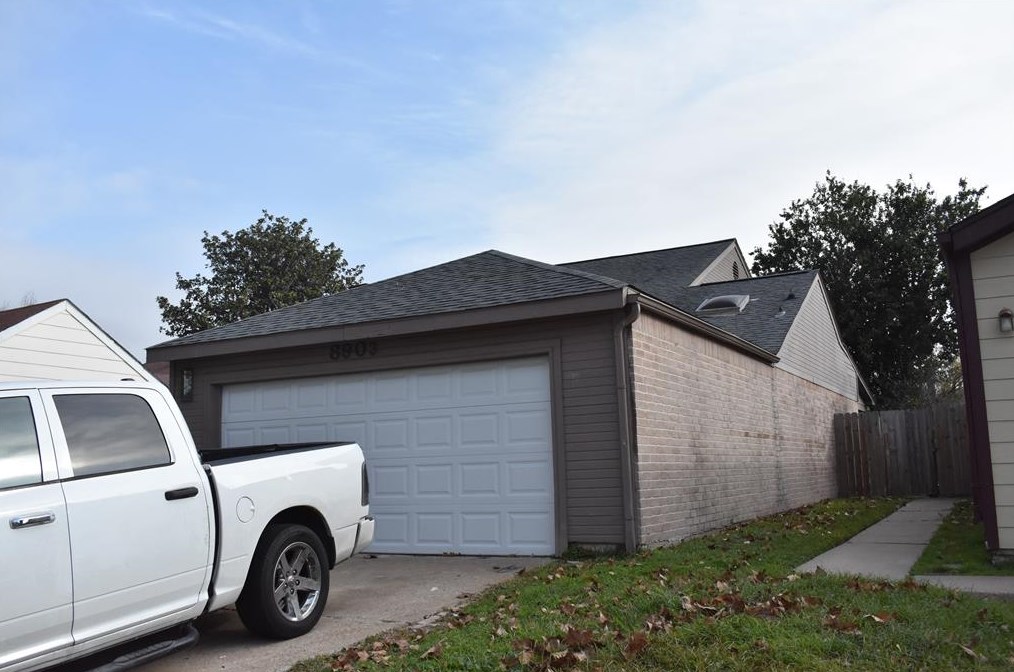 8903 Kalewood Dr, Houston TX  77099-1524 exterior