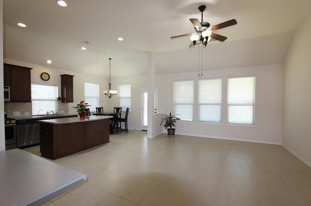 2515 Golfcrest Dr, Houston, TX 77089