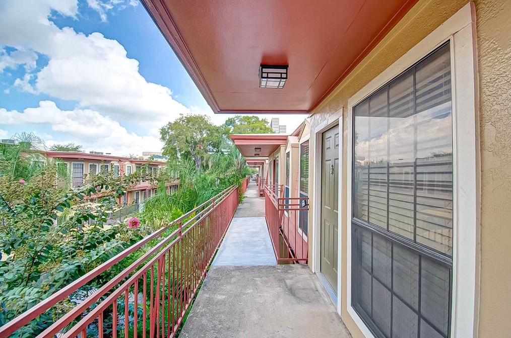 5151 Richmond Ave, Houston, TX 77056-6705