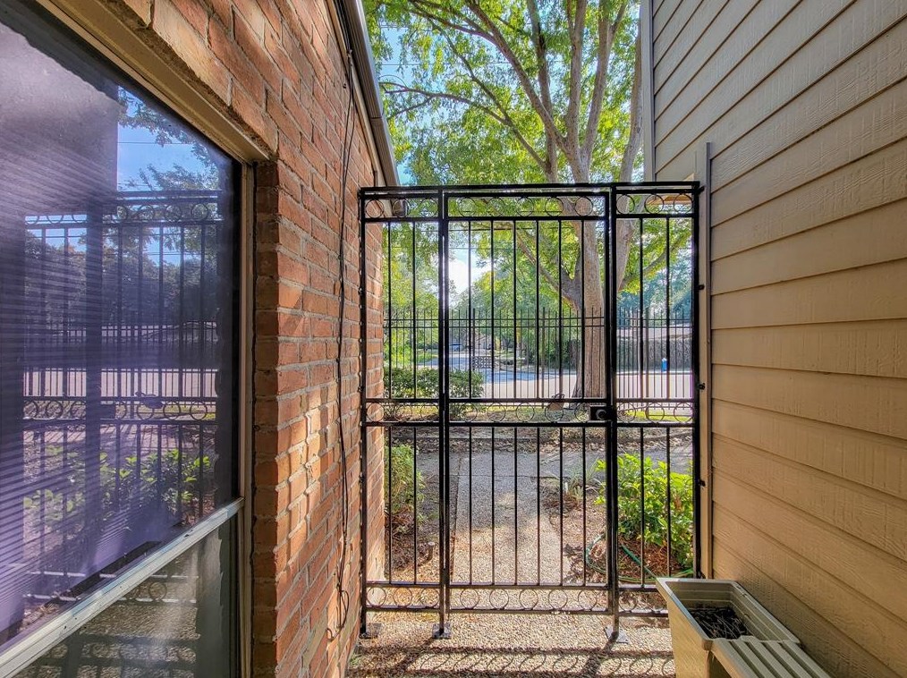 11842 Barryknoll Ln #7, Houston, TX