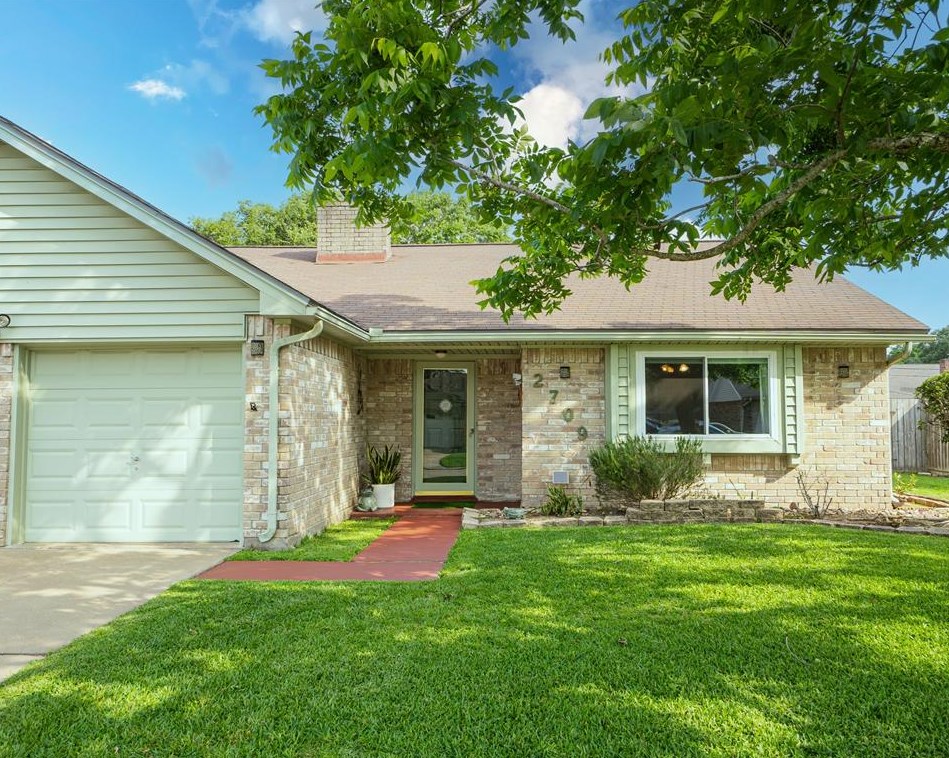2709 El Camino St, Bay City, TX 77414-2767