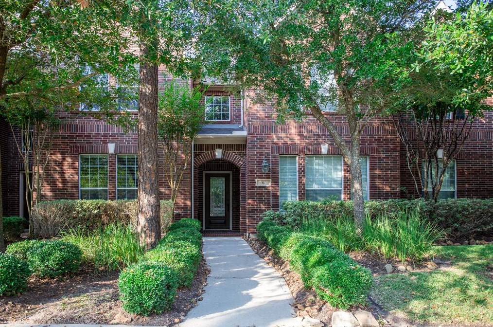 6 Innerwoods Pl, Spring, TX 77382