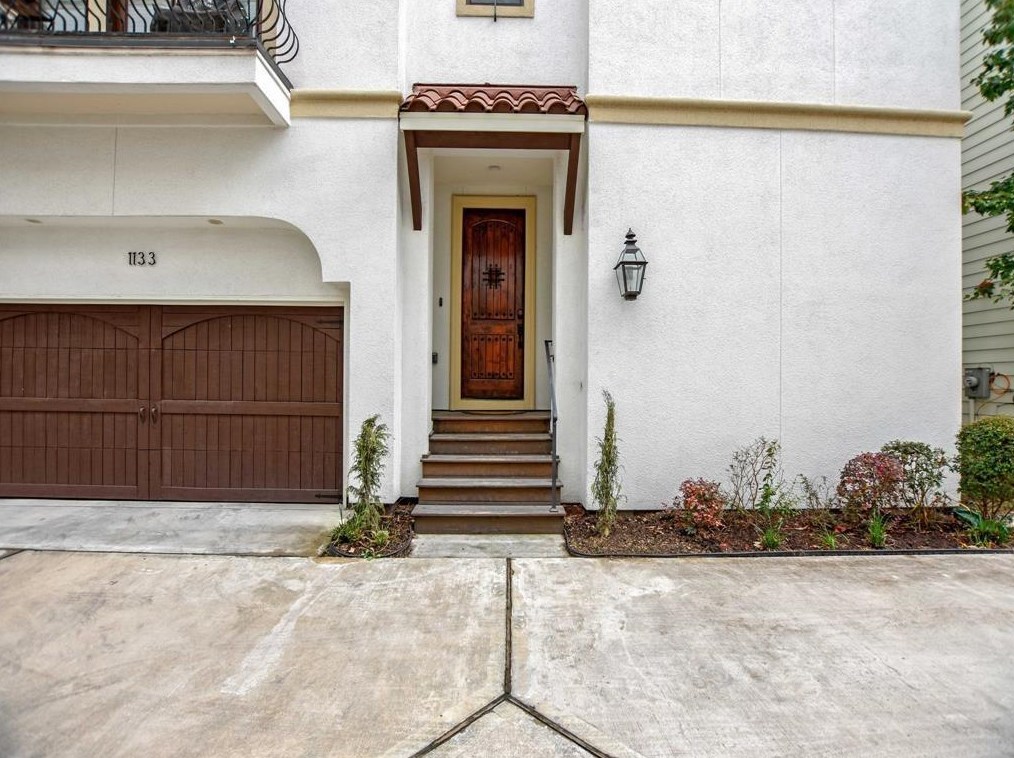 1133 W 15th 1/2 St, Houston, TX 77008