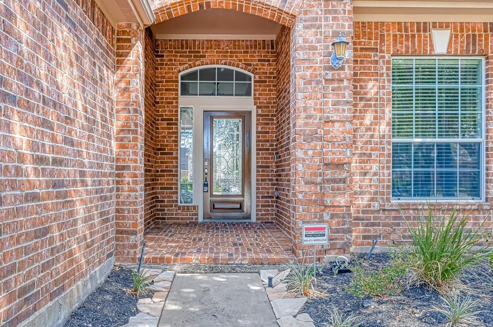13922 Normandy Ct, Sugar Land, TX 77498