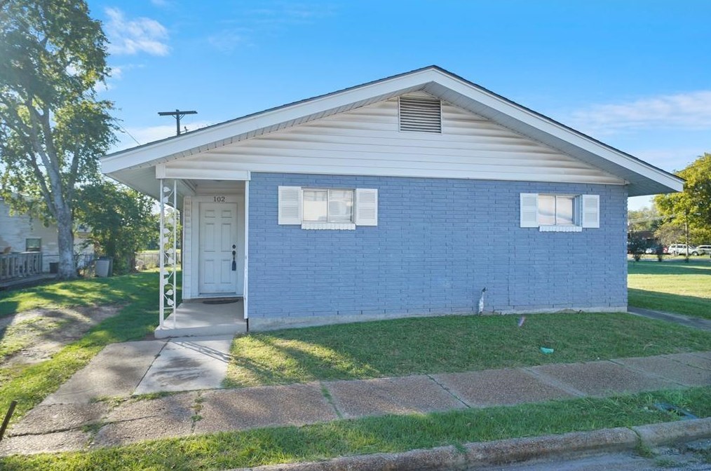 102 Elm Dr, Chita, TX 75862
