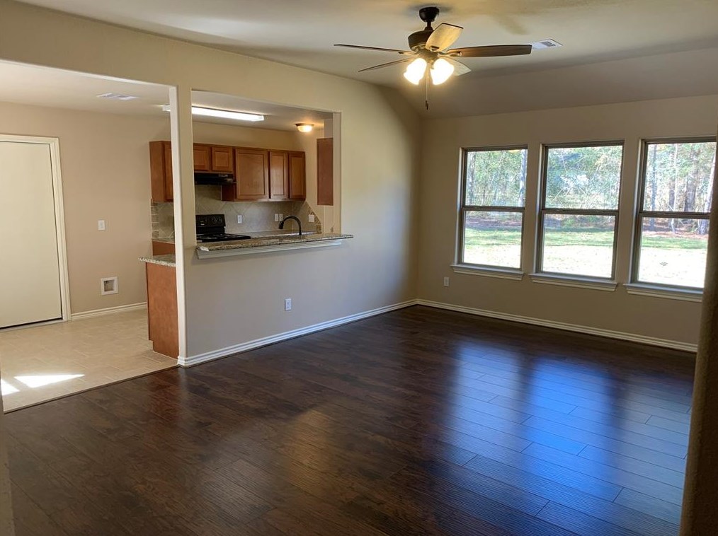 10363 Royal Tricia, Conroe, TX 77303