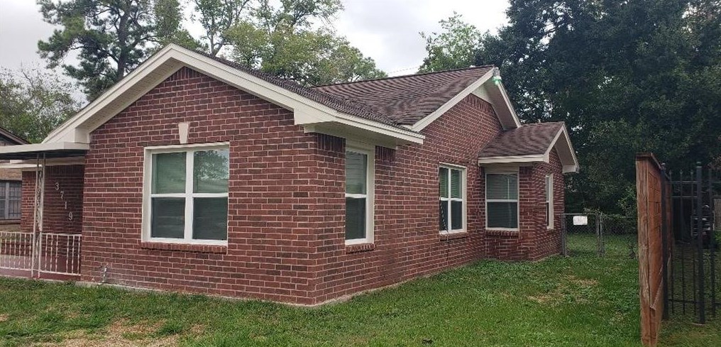3719 Luca St, Houston, TX 77021-2540