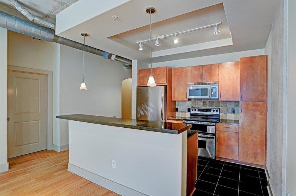 1901 Post Oak Blvd Apt 307, Houston, TX 77056