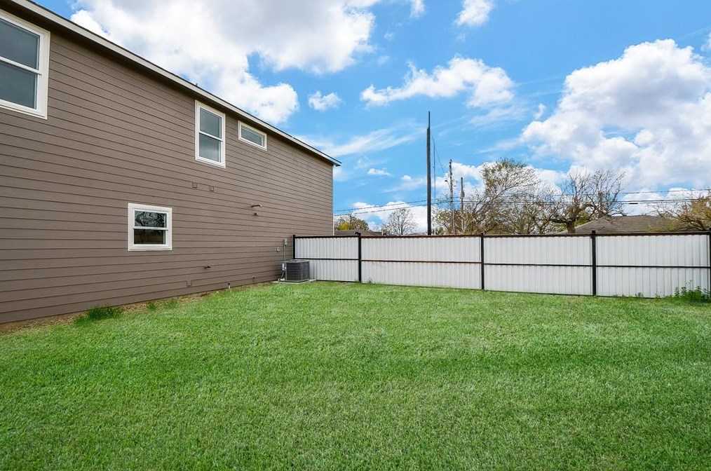 6665 Northdale, Houston TX  77087-6424 exterior