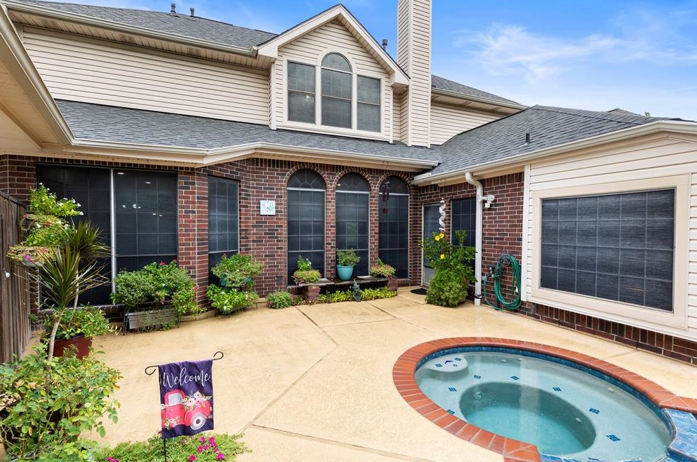 17815 Mossy Rdg Ln, Houston TX  77095-4422 exterior