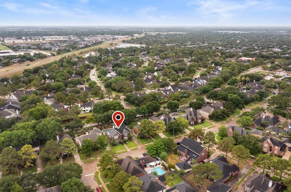 17815 Mossy Rdg Ln, Houston TX  77095-4422 exterior