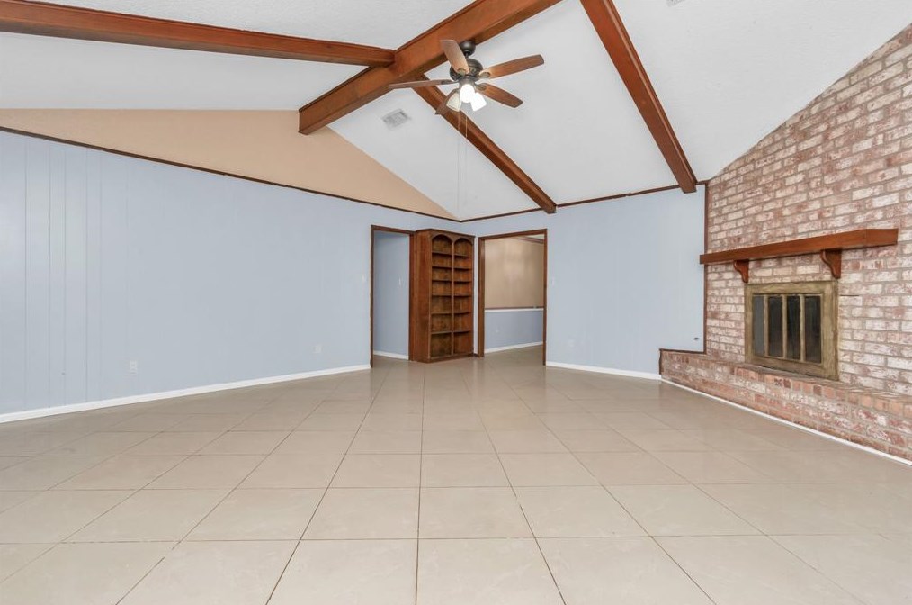 800 Fairway Dr, Richmond, TX 77469