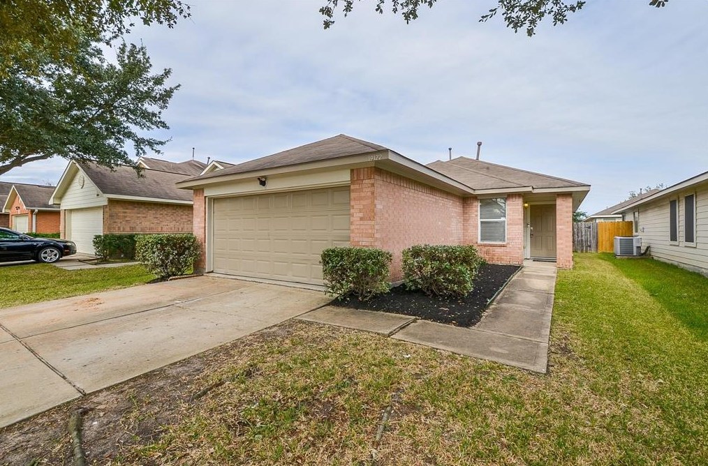 19122 S Whimsey Dr, Cypress, TX 77433