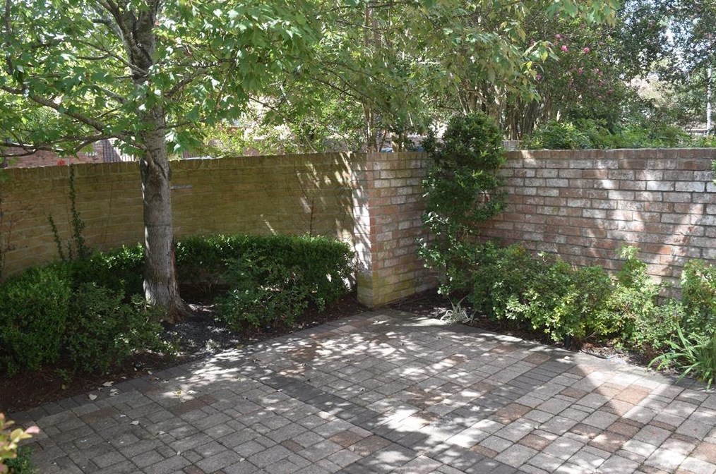 4738 Cashel Cir, Houston, TX 77069-3502