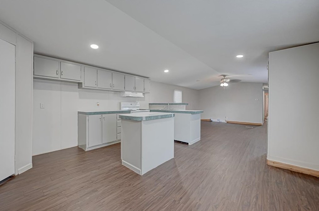 321 Wheeler Dr Trlr 19, Alvin, TX 77511