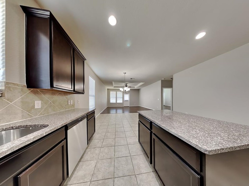 1003 Honeysuckle Vine Dr, Richmond TX  77469-4860 exterior