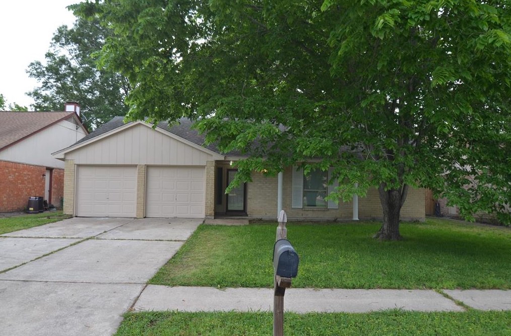 18906 Twigsworth Ln, Humble TX 77346-2608 exterior