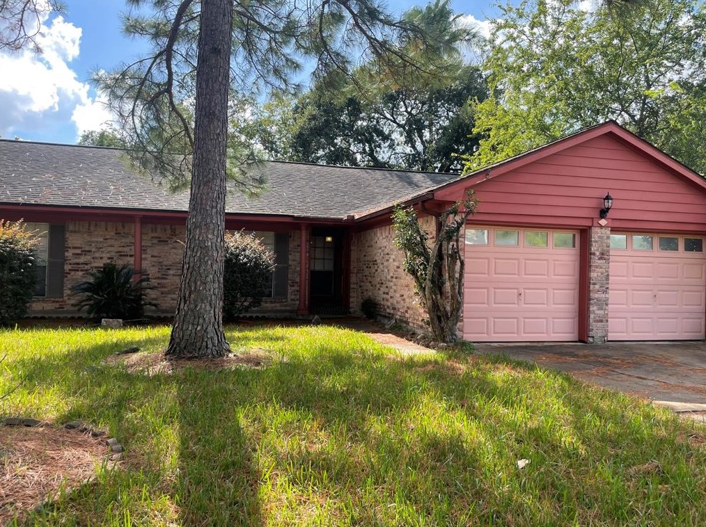 10803 Glenwolde Dr, Houston, TX 77099
