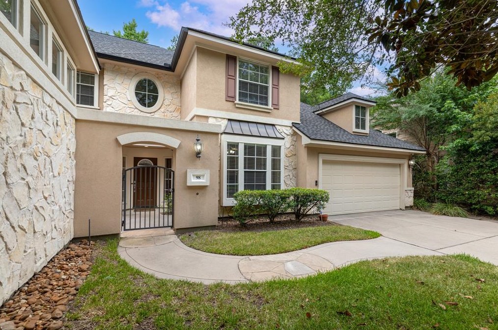 98 Plum Crest Cir, Spring, TX 77382-5725