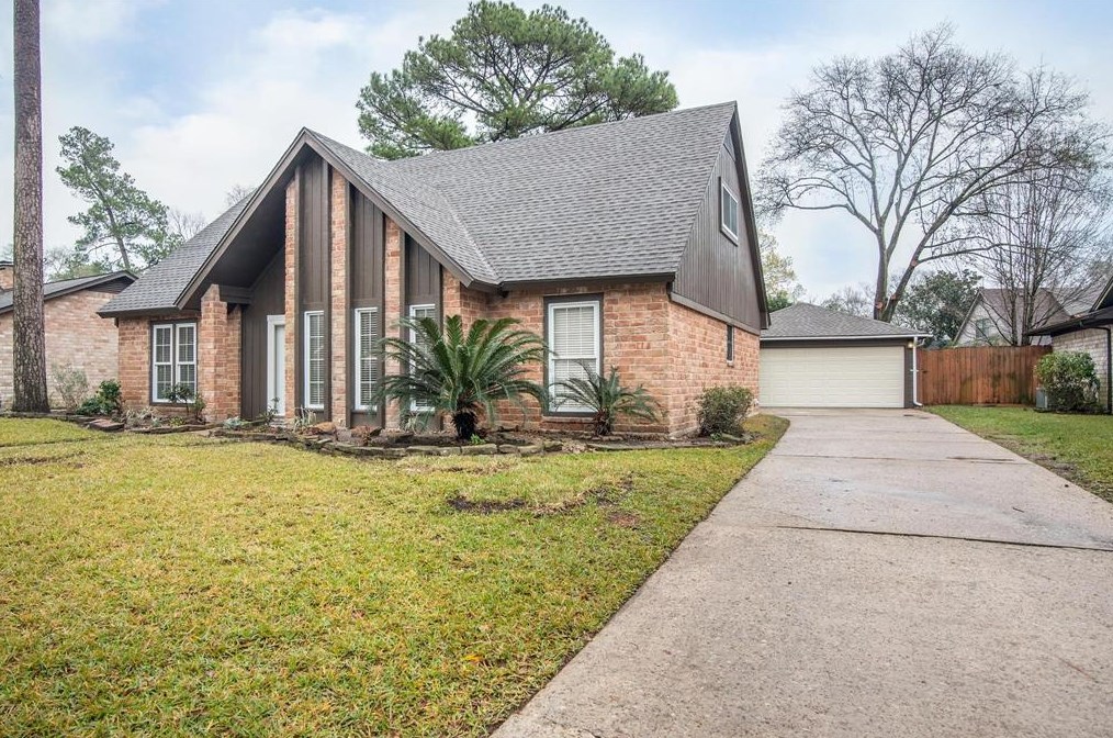 2926 Brookdale Dr, Humble, TX 77339