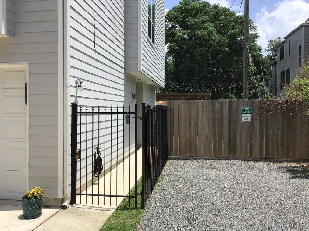 850 W 20th St, Houston, TX 77008