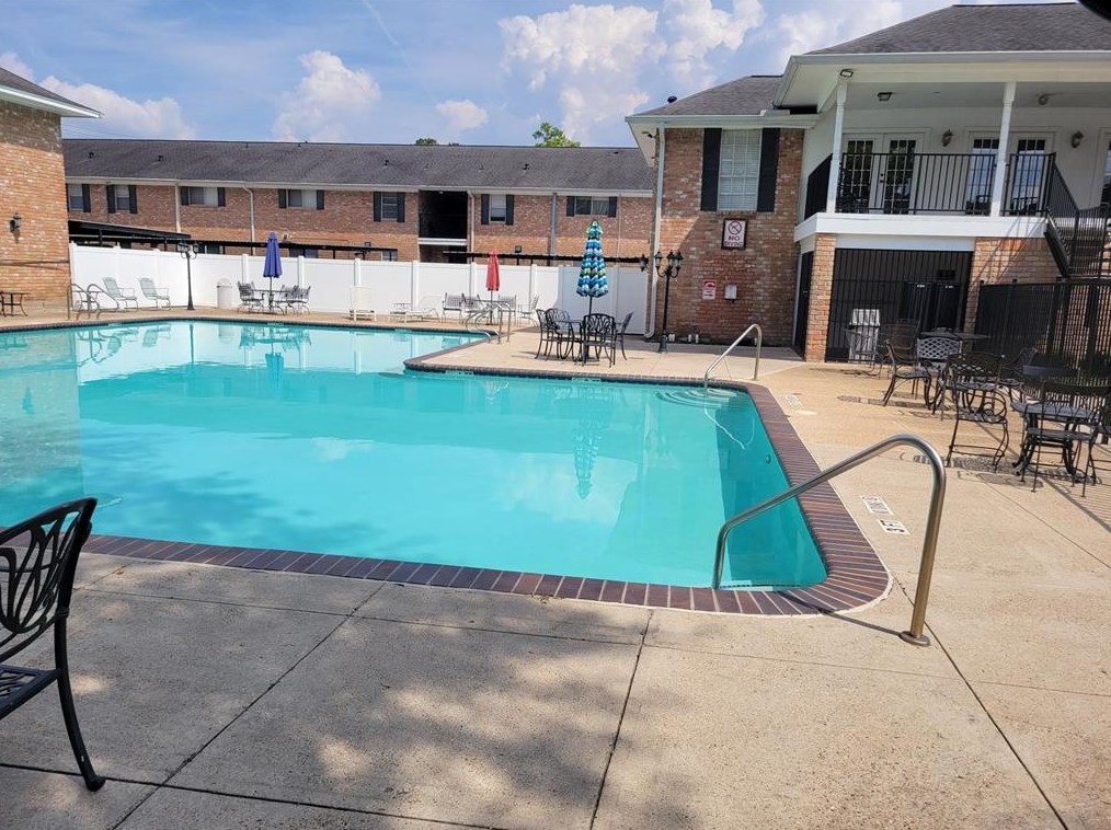 14333 Memorial Dr, Houston TX  77079-6743 exterior