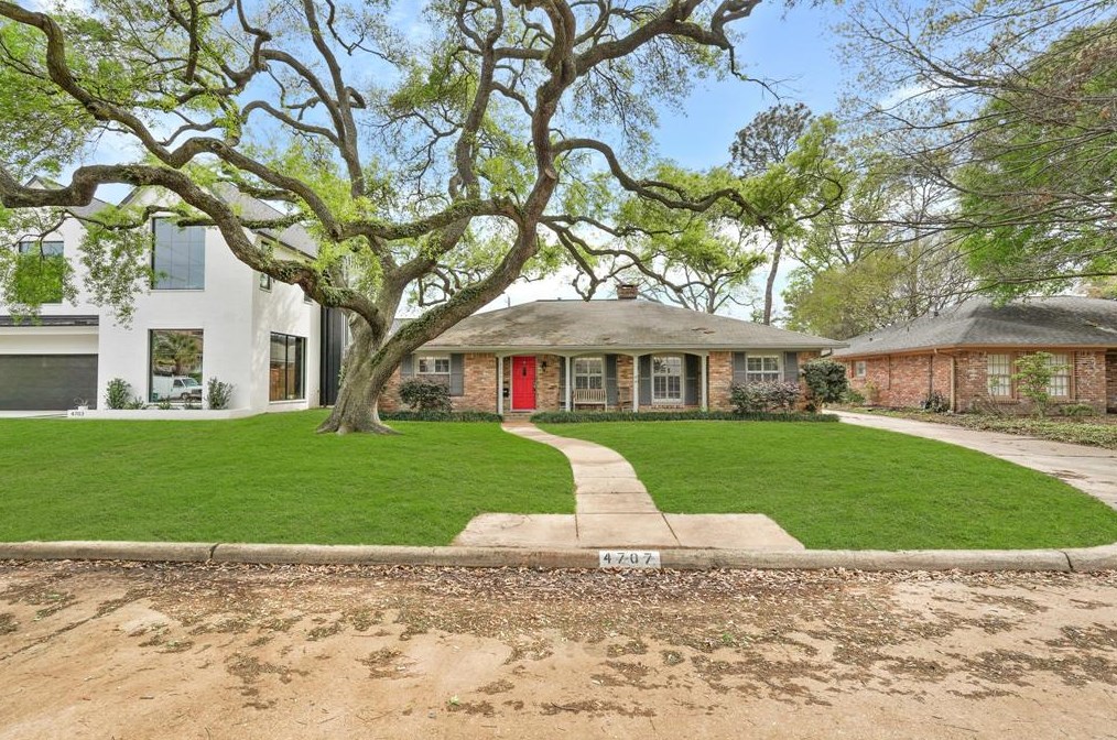 4707 Waring St, Houston TX  77027-6219 exterior