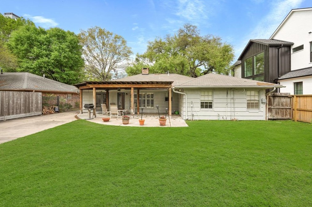 4707 Waring St, Houston TX  77027-6219 exterior