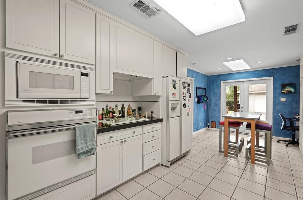 4707 Waring St, Houston TX  77027-6219 exterior