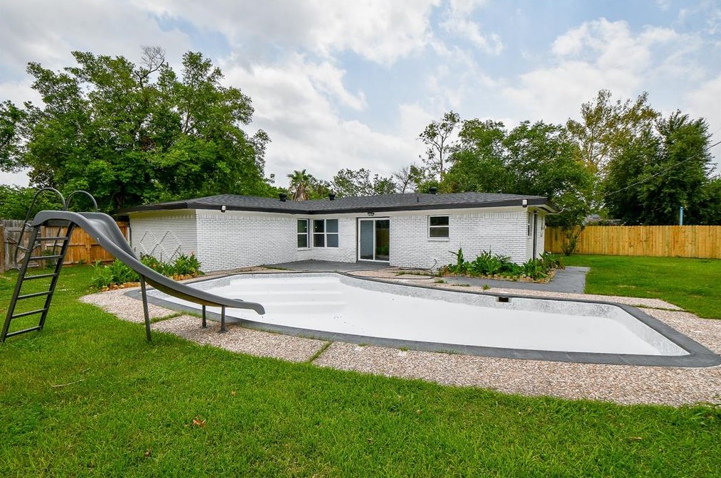 1915 Springrock Ln, Houston, TX 77080