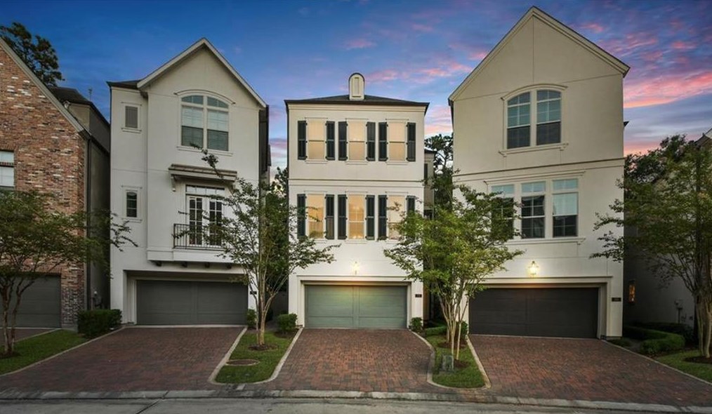 26 Wooded Park Pl, Spring TX  77380-2490 exterior