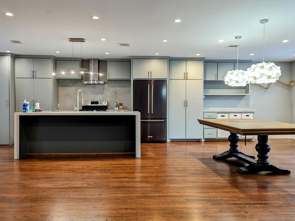 1803 Crystal Ct, Houston TX  77008-1115 exterior