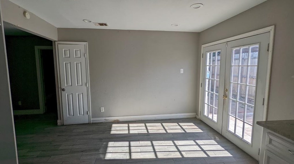 7410 Log Hollow Dr, Houston TX  77040-1811 exterior