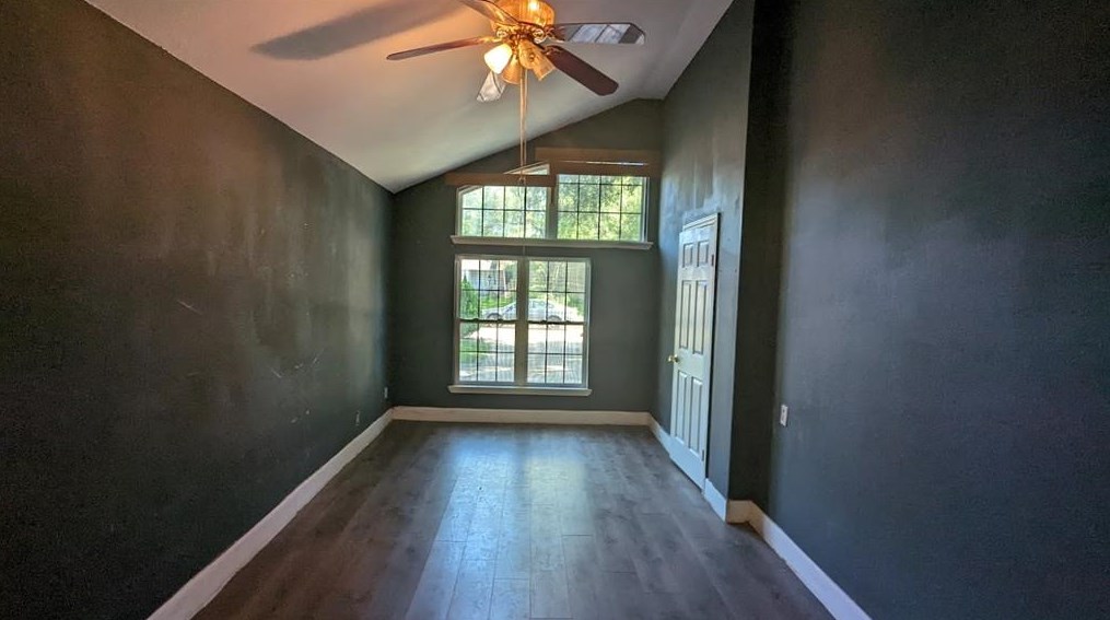 7410 Log Hollow Dr, Houston, TX 77040