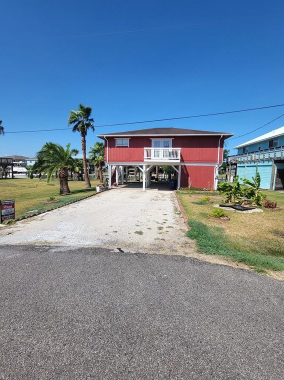 127 Driftwood Rd, Jones Creek, TX 77541-9677