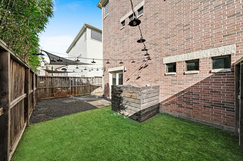 650 Westcross St Unit 84, Houston, TX 77018