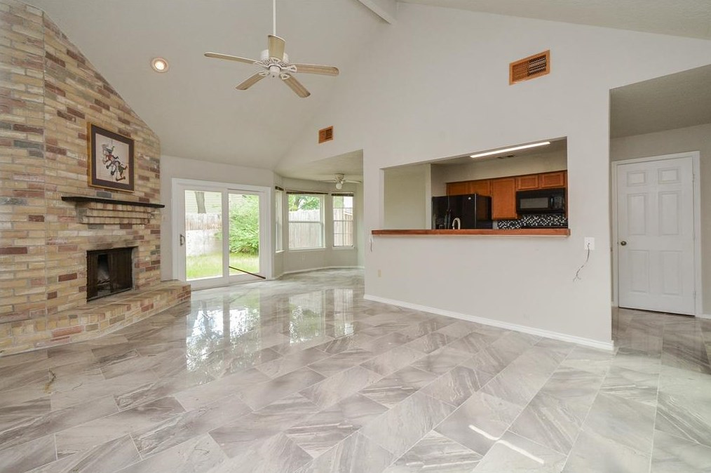 11810 Glenwolde Dr, Houston, TX 77099