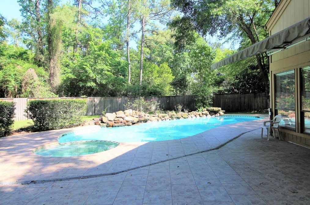 10802 Colony Wood Pl, Spring TX  77380-1310 exterior