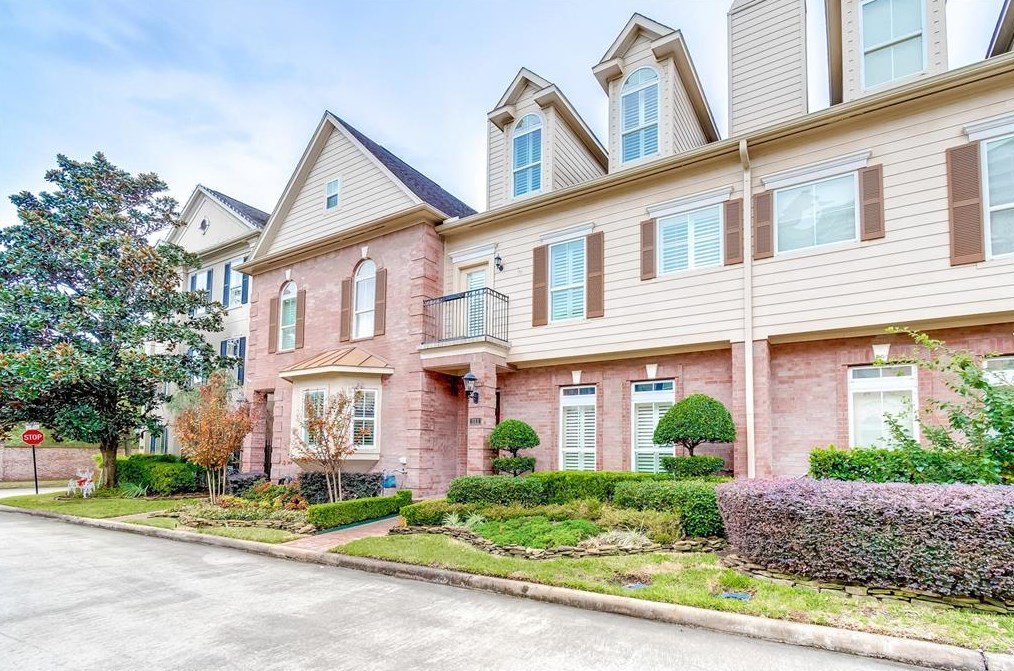311 Grand View Ter, Houston, TX 77007-8347