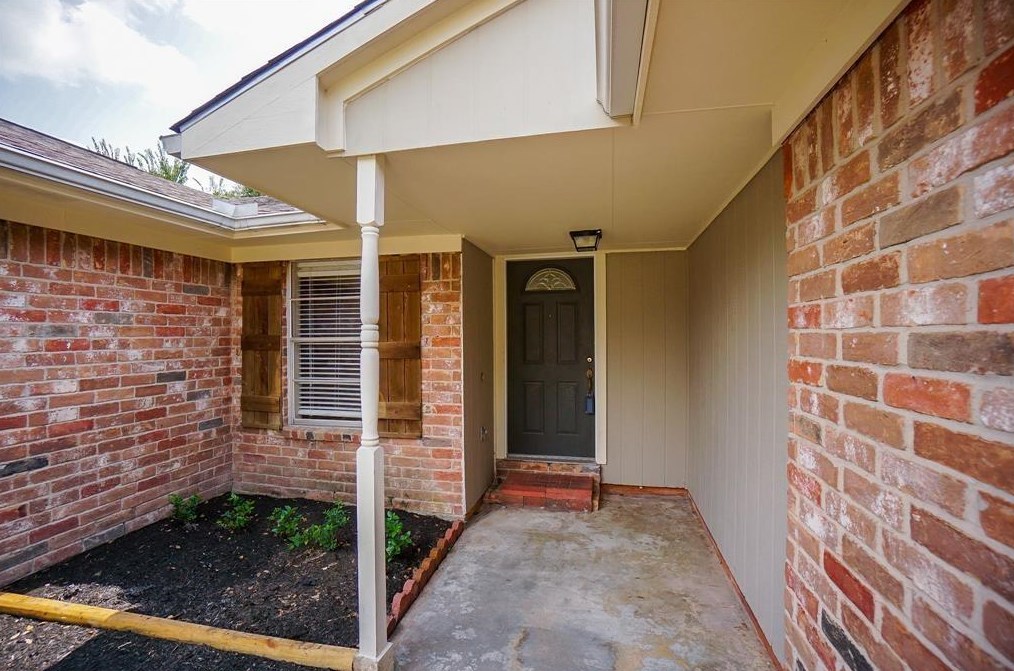 819 Red Rock Canyon Dr, Katy, TX 77450