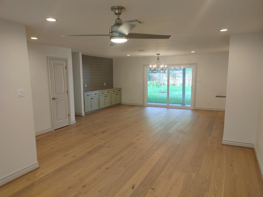 1615 Maux Dr, Houston TX  77043-3347 exterior